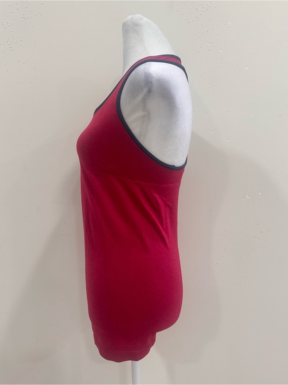 Lululemon Base layer tank top Sz 6 built sports tank top racer - Picture 2 of 6